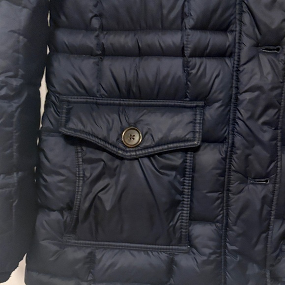 Abercrombie Women's Navy Blue Puffer Jacket - Picture 2 of 5